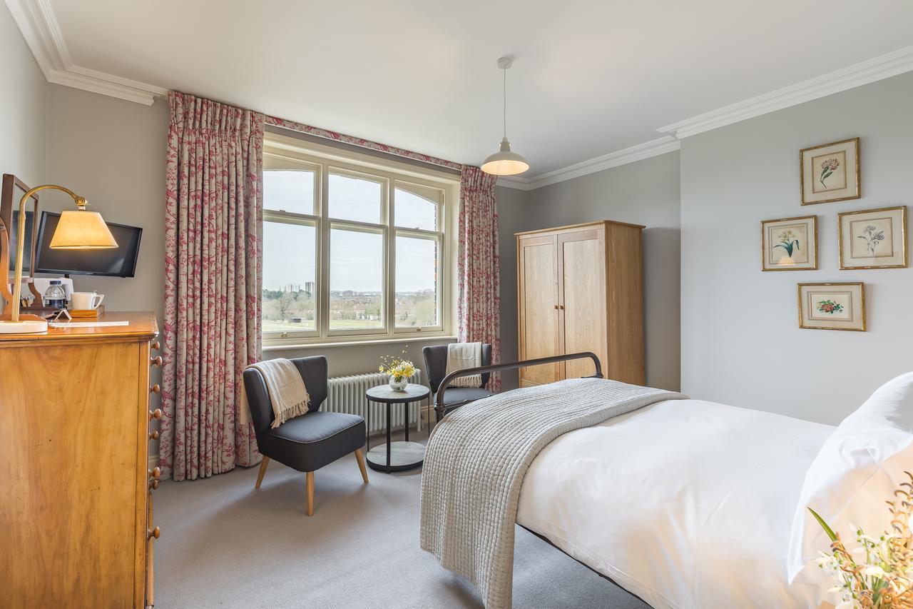 Lawn House Hotel Hatfield  Esterno foto