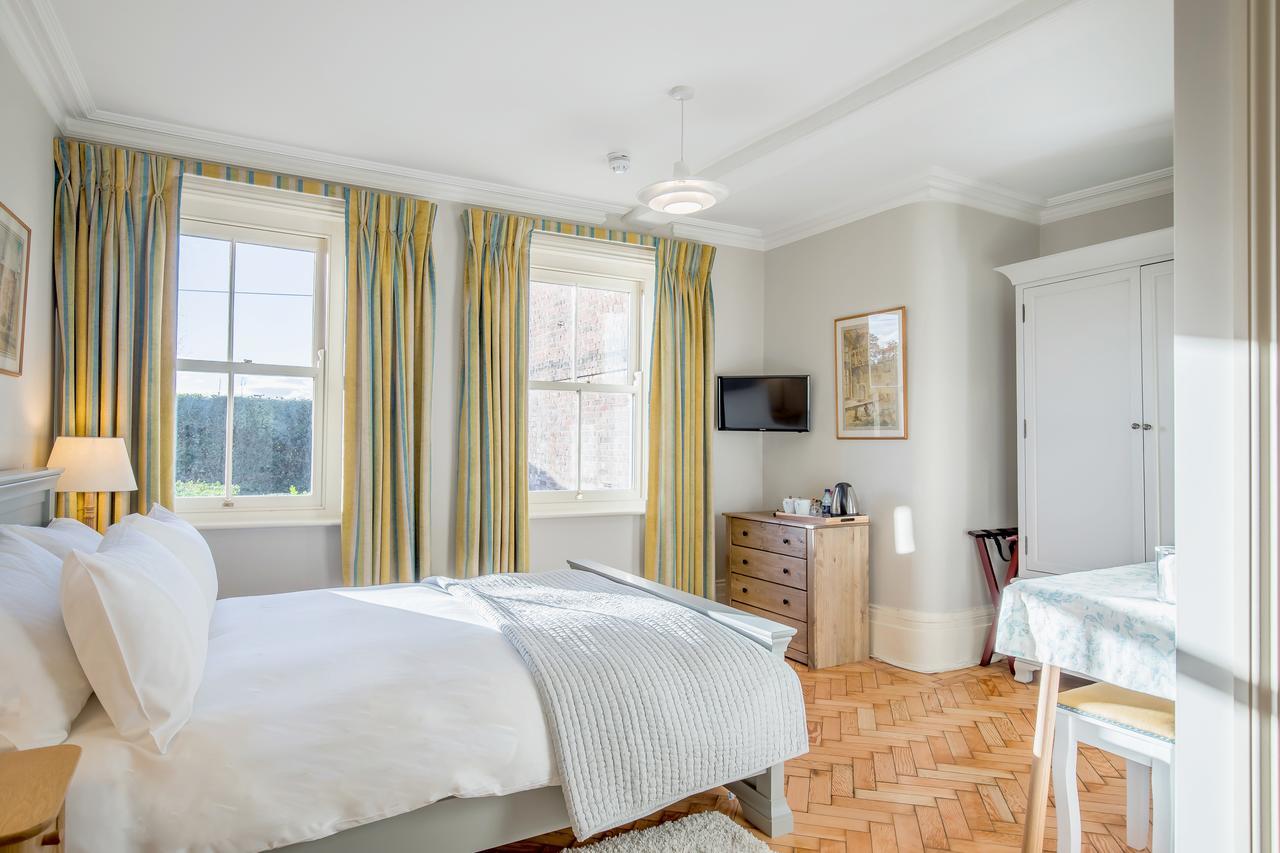 Lawn House Hotel Hatfield  Esterno foto